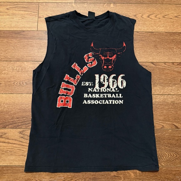 Urban outfitters Chicago bulls cutoff shirt - Picture 1 of 3